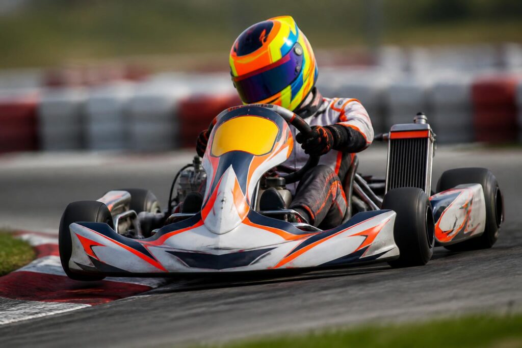 Champion du monde karting : quelles qualités forgent un pilote d’exception ?