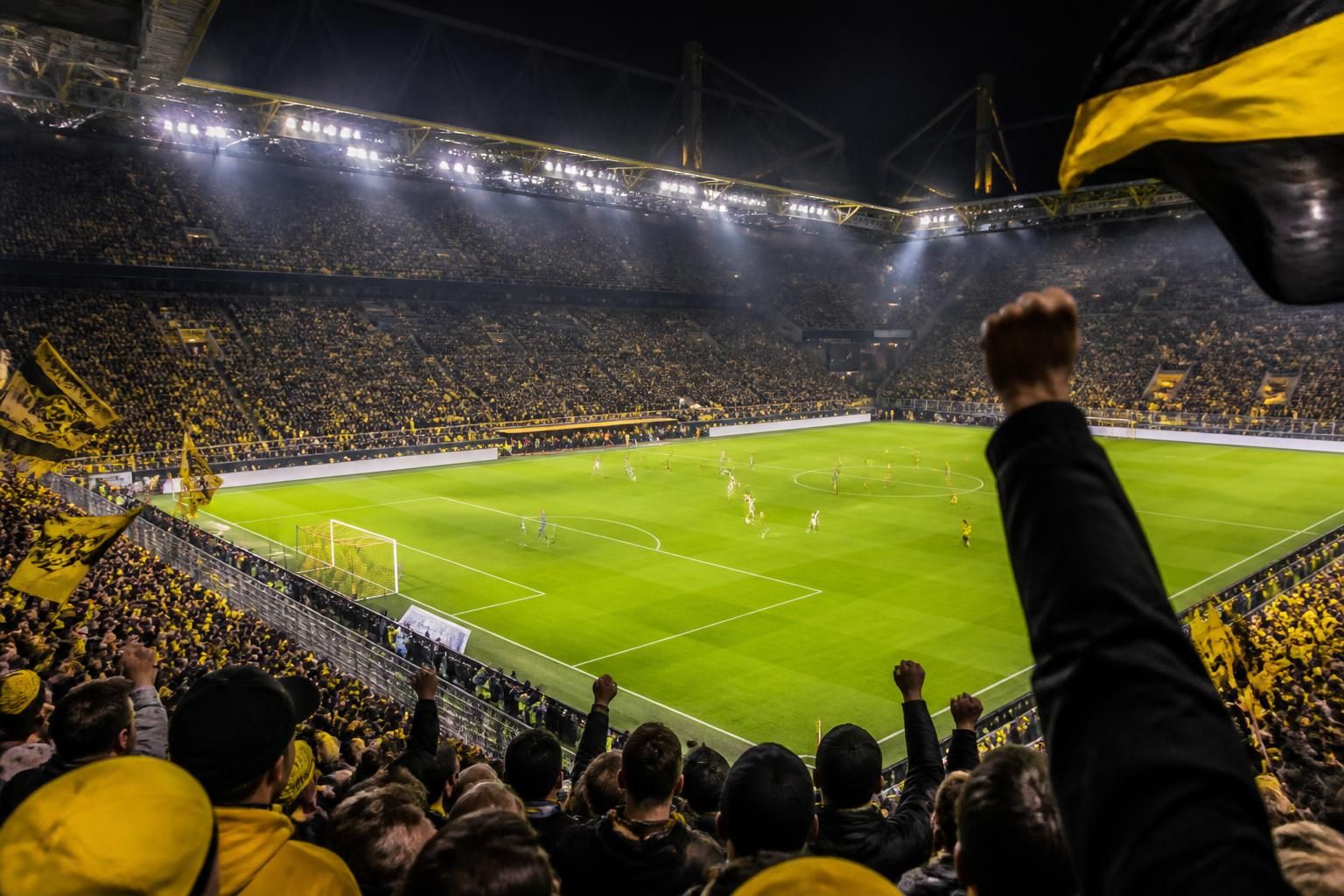 découvrez les enjeux majeurs du match lille-dortmund, un choc européen de football qui promet intensité et passion sur le terrain.